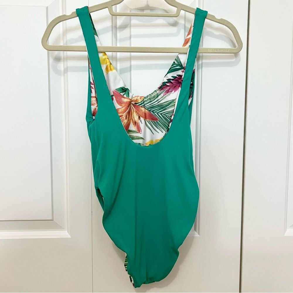 BECCA One Piece Reversible Swimsuit Palm Floral Multi and Solid Green Size Small - Picture 9 of 11